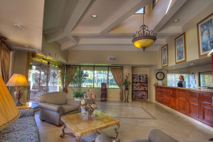 Tropicana Inn & Suites Anaheim Bagian luar foto