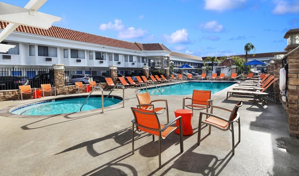 Tropicana Inn & Suites Anaheim Bagian luar foto