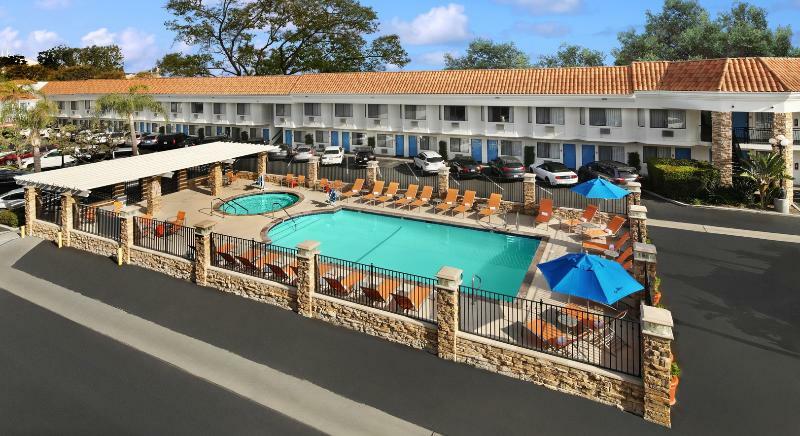 Tropicana Inn & Suites Anaheim Bagian luar foto